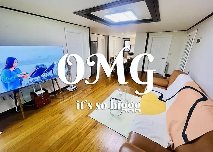 The Biggest Three Bedroom In Hongdae, Sinchon, Yonsei