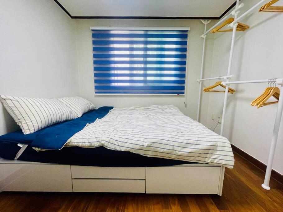 The Biggest Three Bedroom In Hongdae, Sinchon, Yonsei *