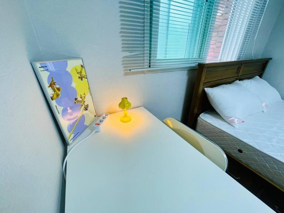 The Biggest Three Bedroom In Hongdae, Sinchon, Yonsei Apartment