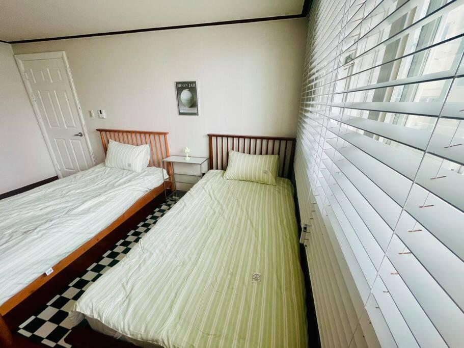 The Biggest Three Bedroom In Hongdae, Sinchon, Yonsei *