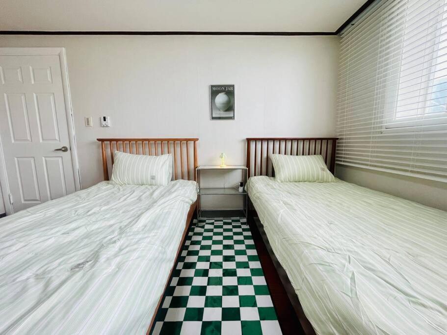 The Biggest Three Bedroom In Hongdae, Sinchon, Yonsei * Seoul