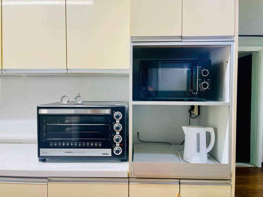 Apartment The Biggest Three Bedroom In Hongdae, Sinchon, Yonsei Seoul