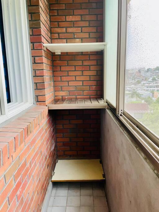 The Biggest Three Bedroom In Hongdae, Sinchon, Yonsei Apartment *