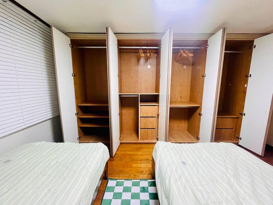 The Biggest Three Bedroom In Hongdae, Sinchon, Yonsei * Seoul
