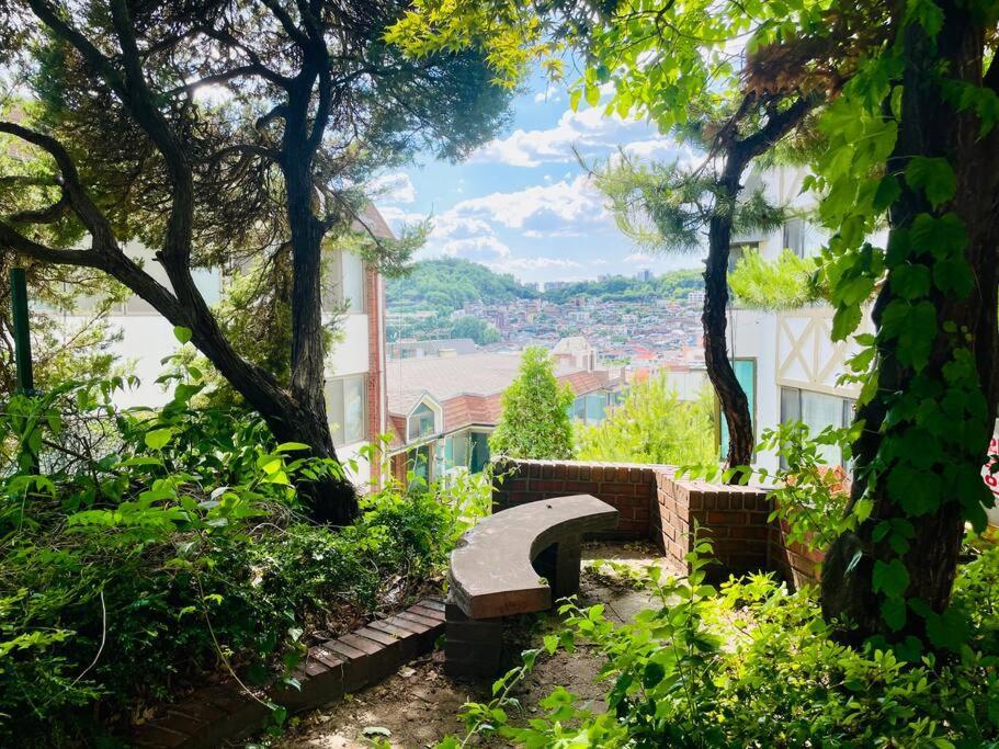 The Biggest Three Bedroom In Hongdae, Sinchon, Yonsei *